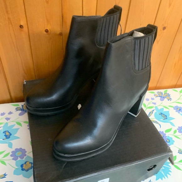 New Sorel Black Margo Chelsea leather boot, size10 - Picture 2 of 4